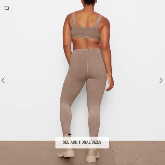 NWT Skims Outdoor Legging in Desert size Medium - Picture 4 of 7
